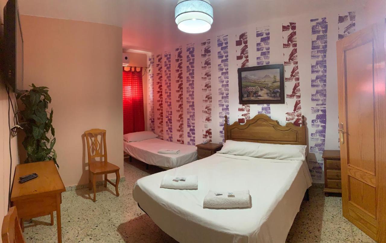 Hostal Sesena Exterior photo