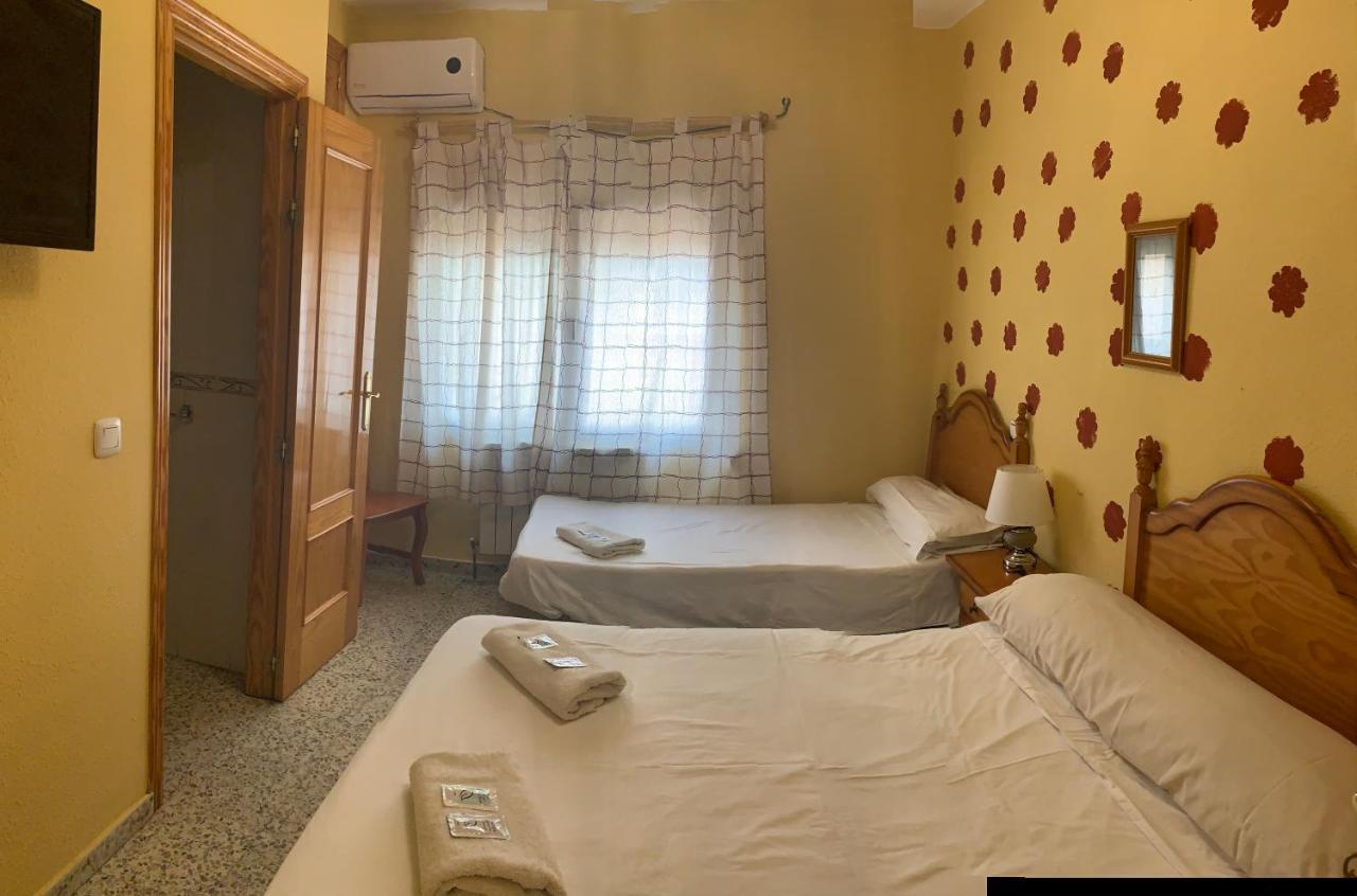 Hostal Sesena Exterior photo