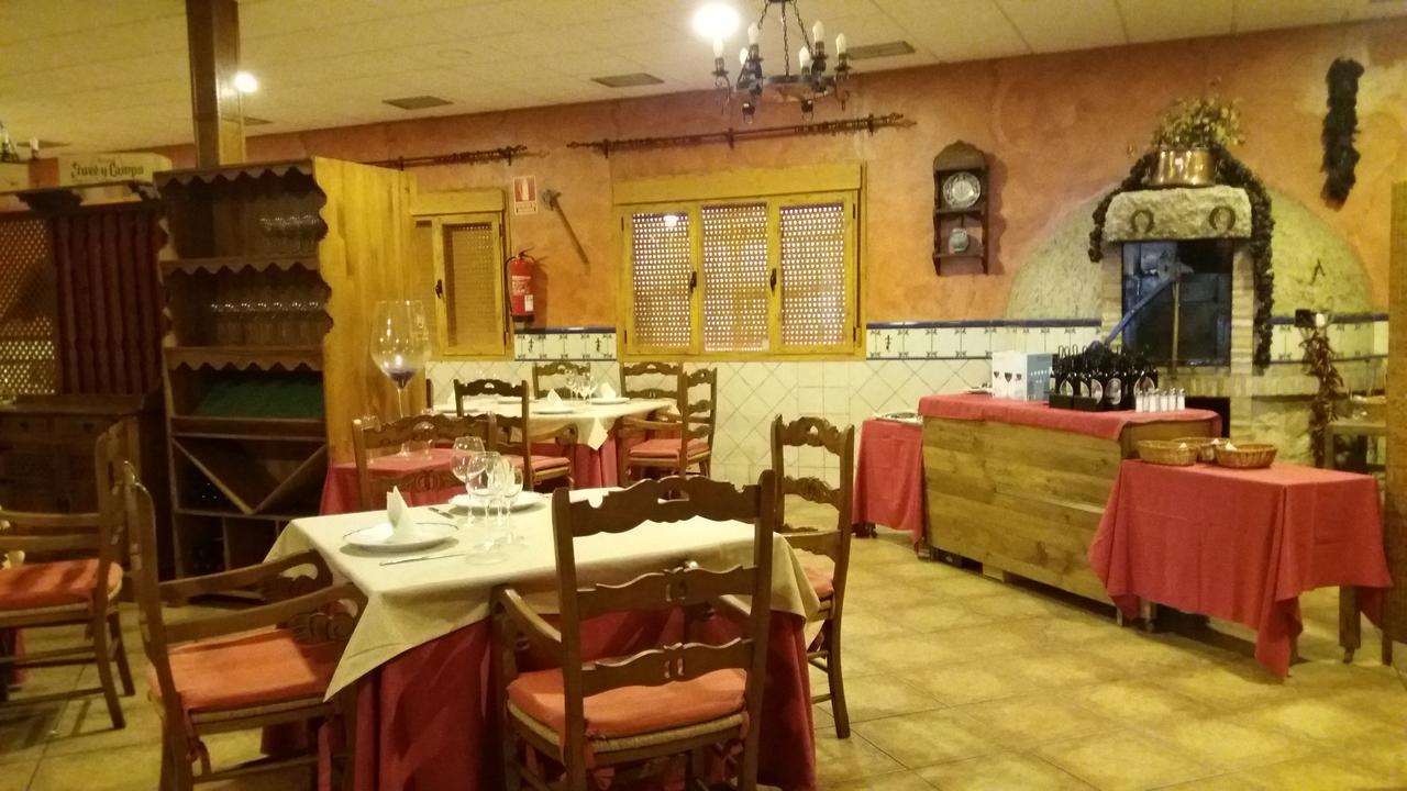 Hostal Sesena Exterior photo