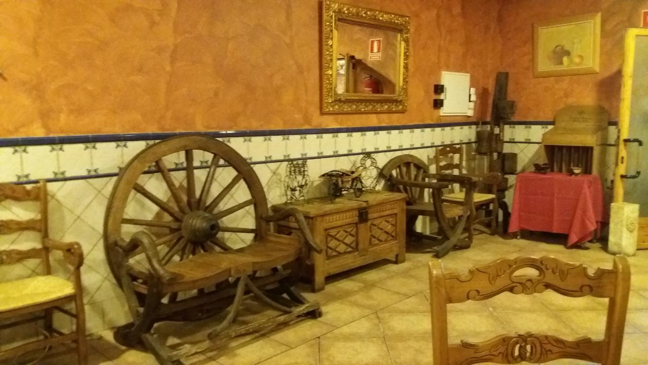 Hostal Sesena Exterior photo